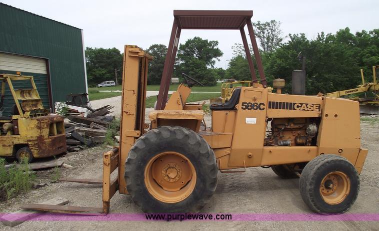image for item 5443 Case 586C rough terrain forklift