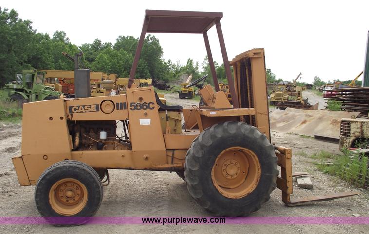 image for item 5443 Case 586C rough terrain forklift