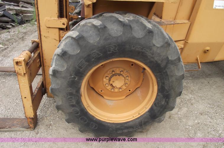 image for item 5443 Case 586C rough terrain forklift