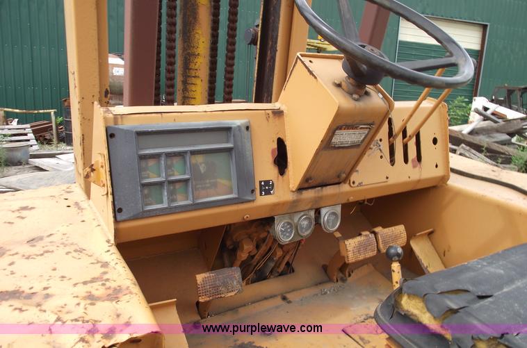 image for item 5443 Case 586C rough terrain forklift