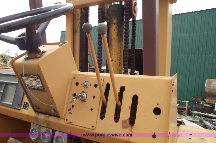 image for item 5443 Case 586C rough terrain forklift