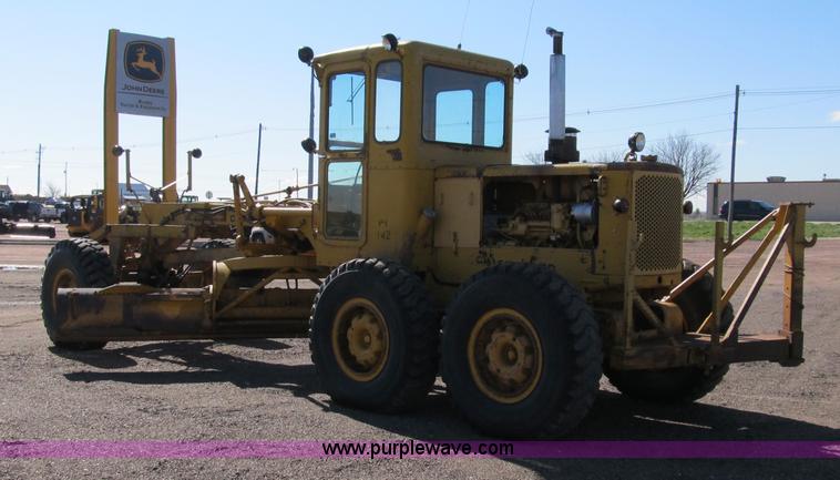 image for item 8981 Caterpillar 12E motor grader
