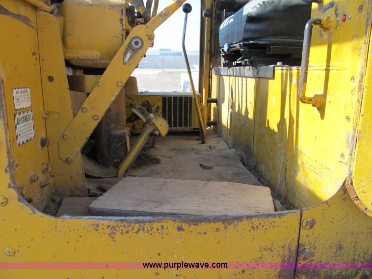 image for item 8981 Caterpillar 12E motor grader