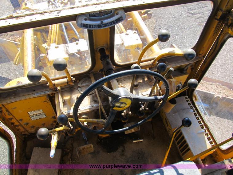 image for item 8981 Caterpillar 12E motor grader