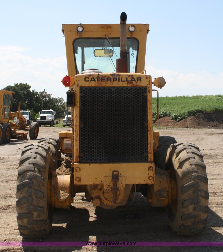 image for item A2005 1976 Caterpillar 140G articulating motor grader