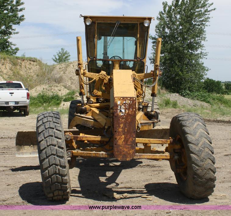 image for item A2005 1976 Caterpillar 140G articulating motor grader