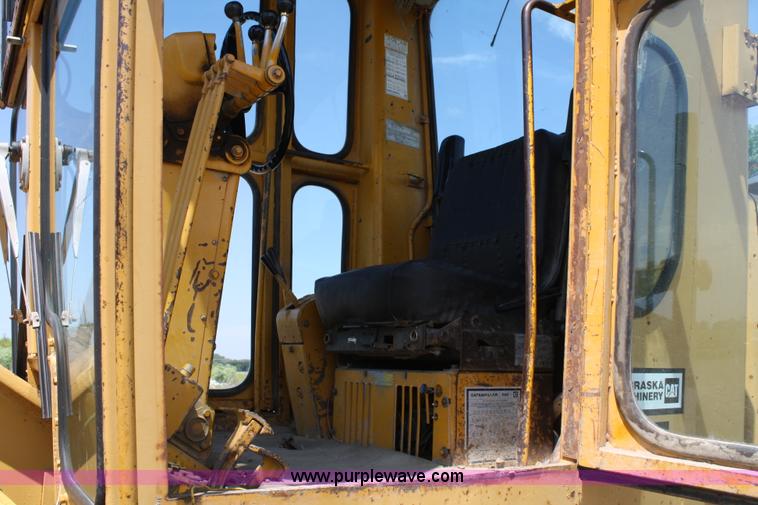 image for item A2005 1976 Caterpillar 140G articulating motor grader