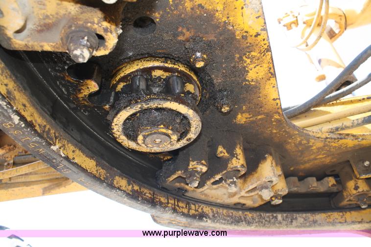 image for item A2005 1976 Caterpillar 140G articulating motor grader