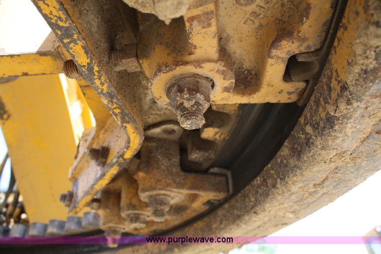 image for item A2005 1976 Caterpillar 140G articulating motor grader