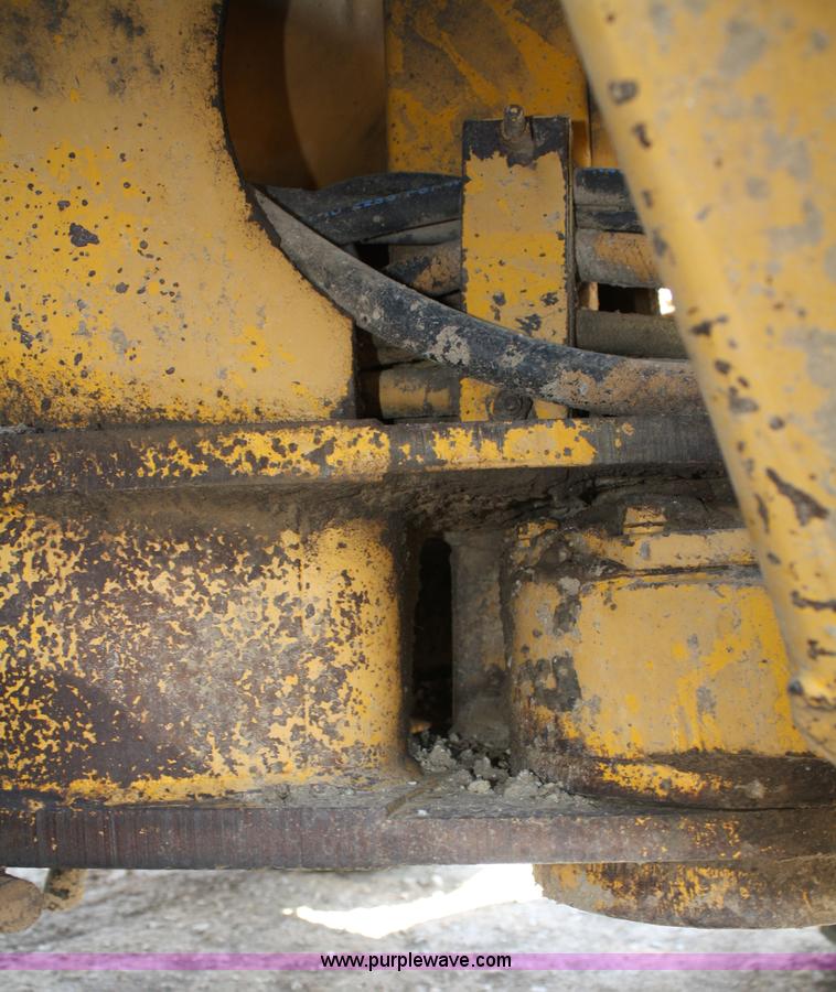 image for item A2005 1976 Caterpillar 140G articulating motor grader