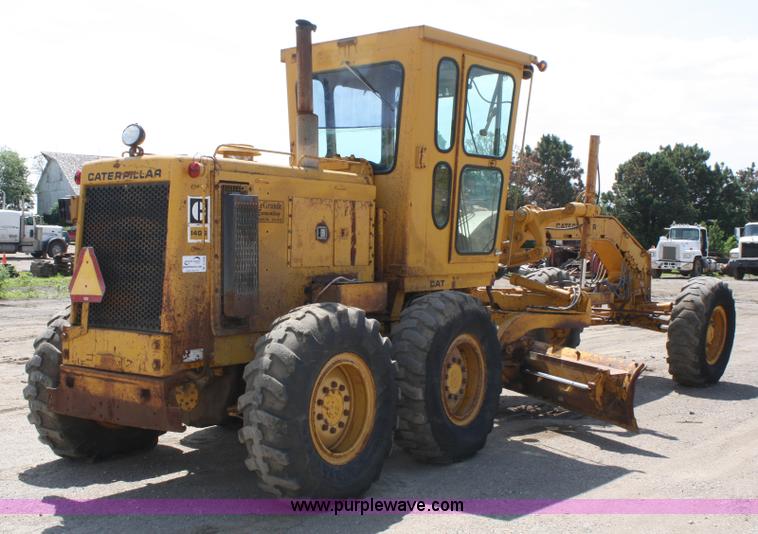 image for item A2006 1977 Caterpillar 140G articulating motor grader