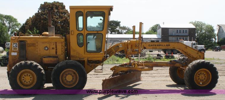 image for item A2006 1977 Caterpillar 140G articulating motor grader