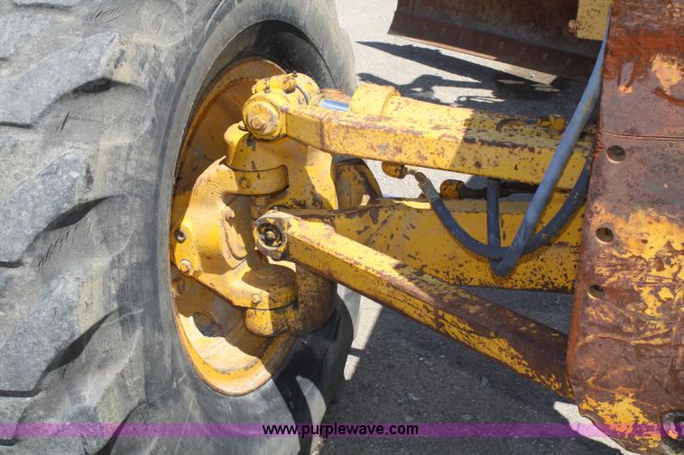 image for item A2006 1977 Caterpillar 140G articulating motor grader