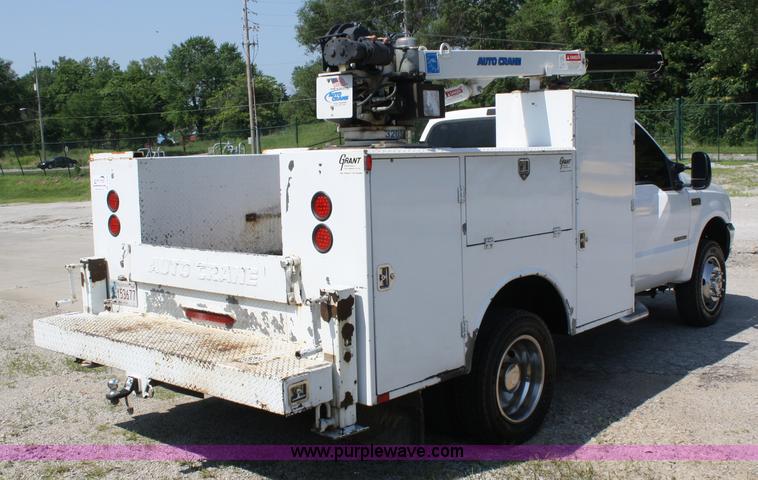 image for item A2059 1999 Ford F450 Super Duty utility pickup truck