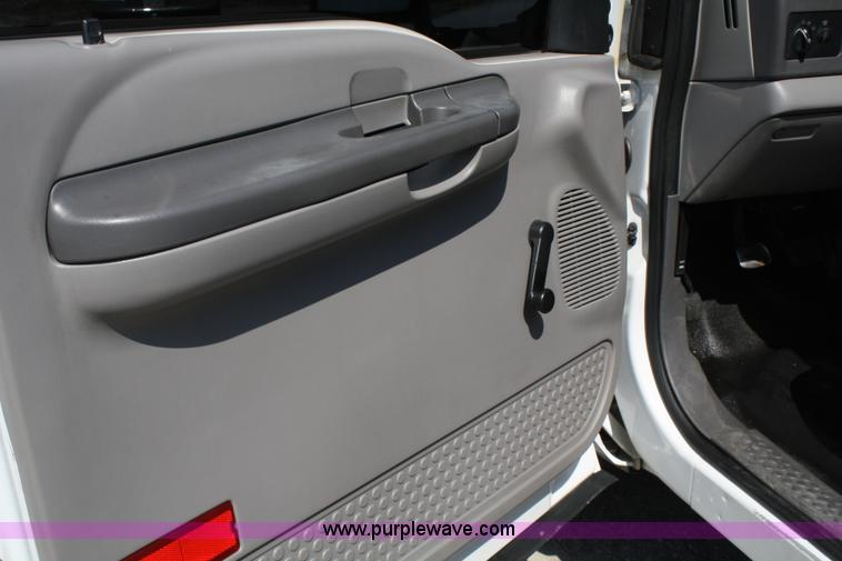 image for item A2059 1999 Ford F450 Super Duty utility pickup truck