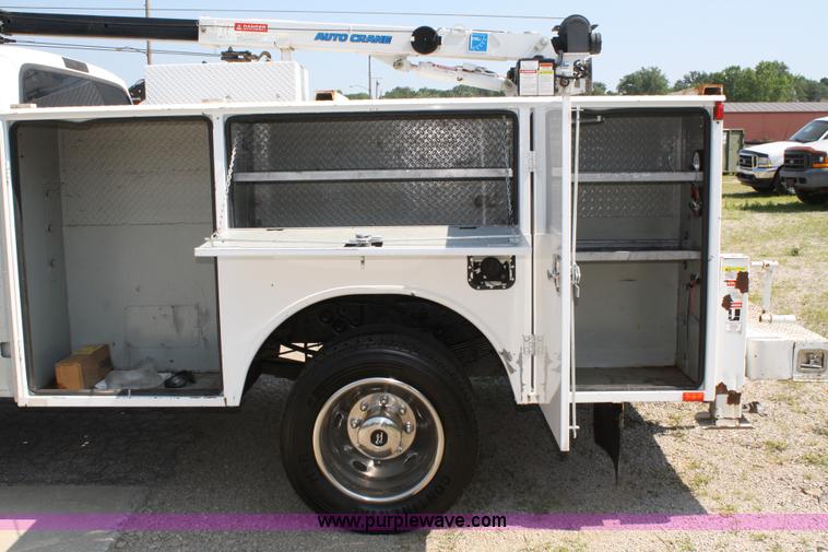 image for item A2059 1999 Ford F450 Super Duty utility pickup truck