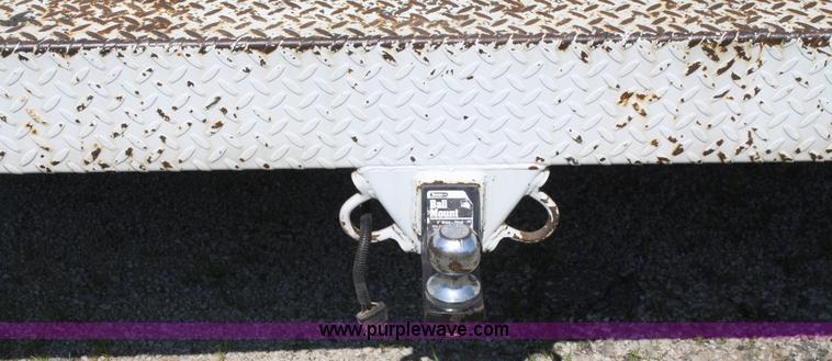 image for item A2059 1999 Ford F450 Super Duty utility pickup truck