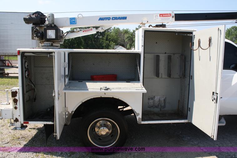 image for item A2059 1999 Ford F450 Super Duty utility pickup truck