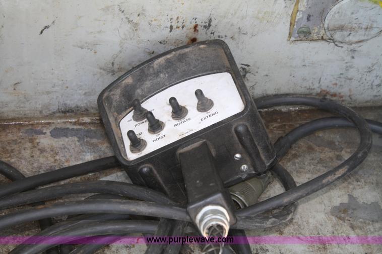 image for item A2059 1999 Ford F450 Super Duty utility pickup truck