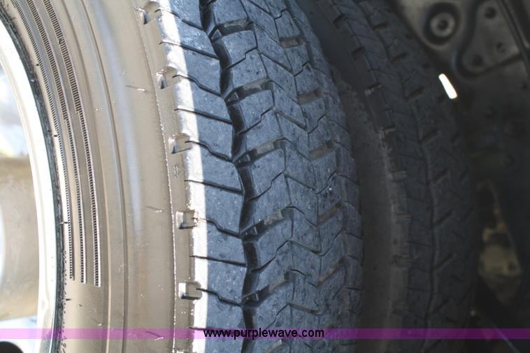 image for item A2059 1999 Ford F450 Super Duty utility pickup truck