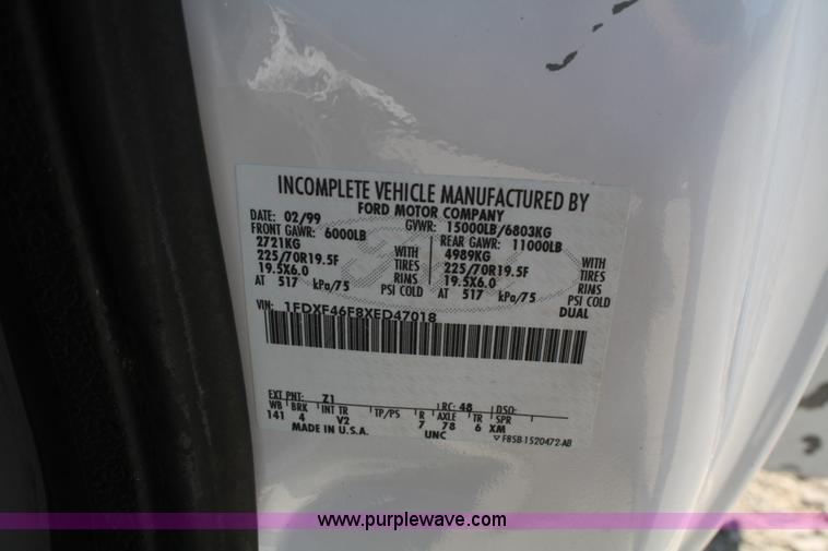 image for item A2059 1999 Ford F450 Super Duty utility pickup truck