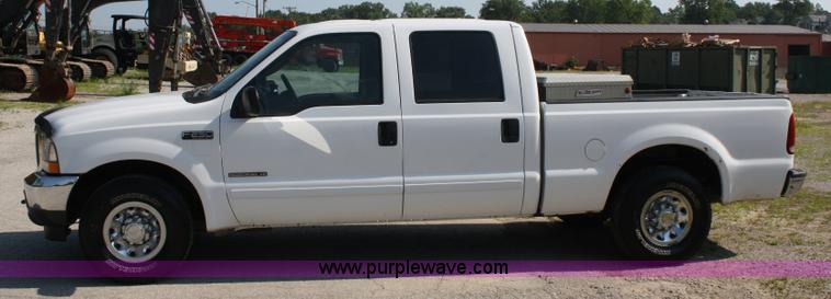 image for item A2060 2002 Ford F250 Super Duty crew cab pickup truck