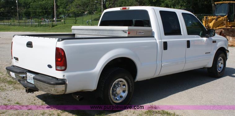 image for item A2060 2002 Ford F250 Super Duty crew cab pickup truck