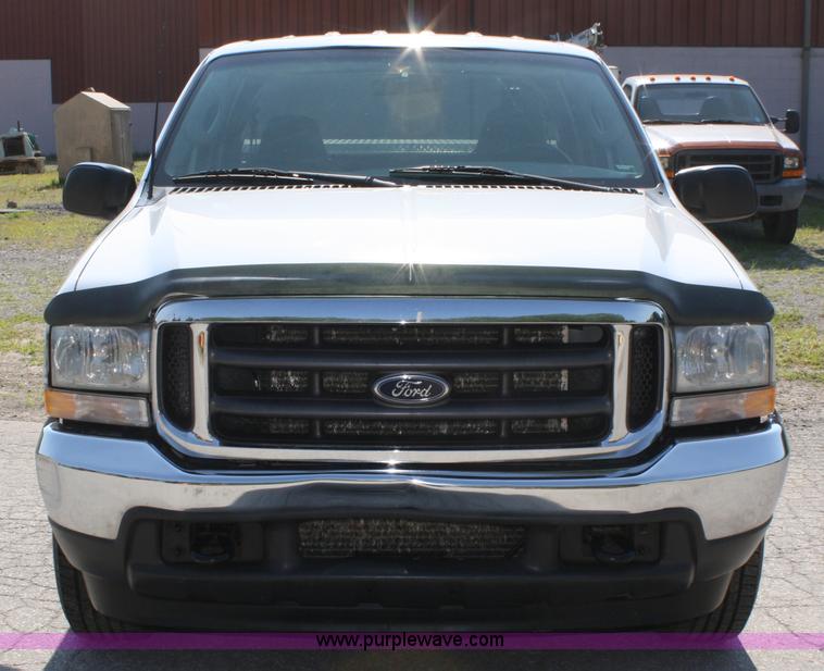 image for item A2060 2002 Ford F250 Super Duty crew cab pickup truck