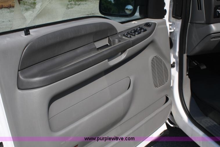 image for item A2060 2002 Ford F250 Super Duty crew cab pickup truck