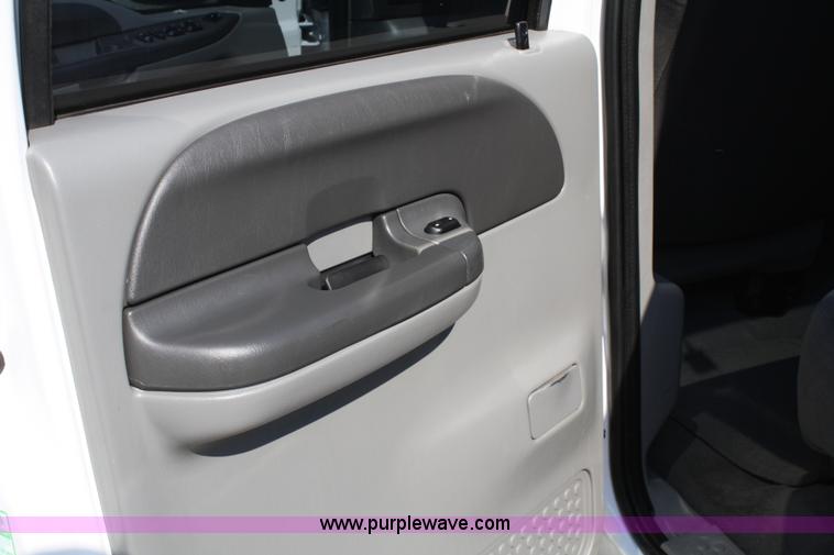 image for item A2060 2002 Ford F250 Super Duty crew cab pickup truck