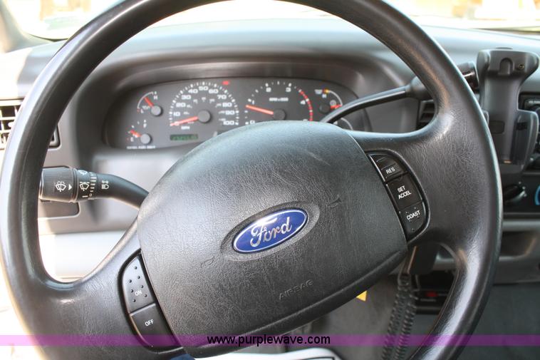 image for item A2060 2002 Ford F250 Super Duty crew cab pickup truck