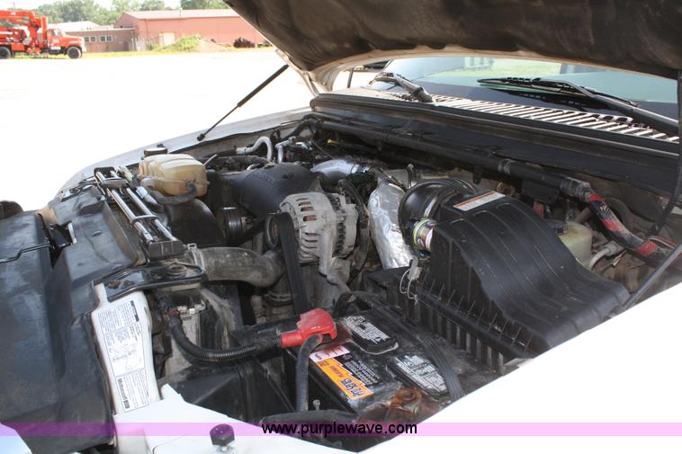 image for item A2060 2002 Ford F250 Super Duty crew cab pickup truck