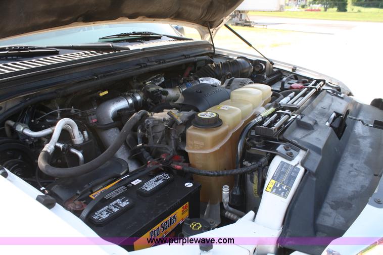 image for item A2060 2002 Ford F250 Super Duty crew cab pickup truck