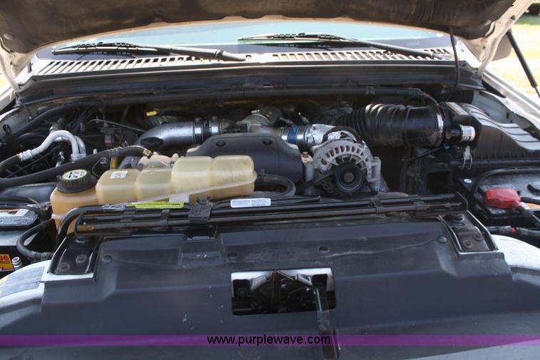 image for item A2060 2002 Ford F250 Super Duty crew cab pickup truck