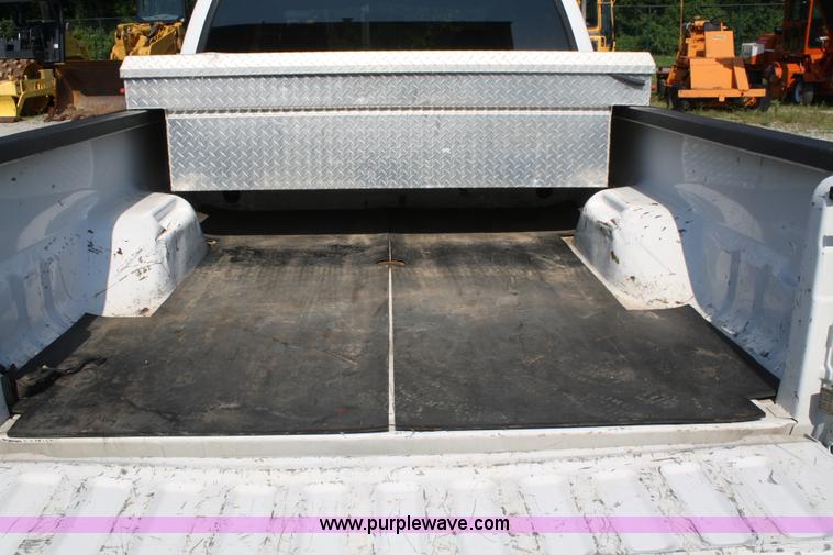 image for item A2060 2002 Ford F250 Super Duty crew cab pickup truck