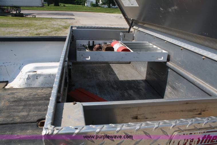 image for item A2060 2002 Ford F250 Super Duty crew cab pickup truck