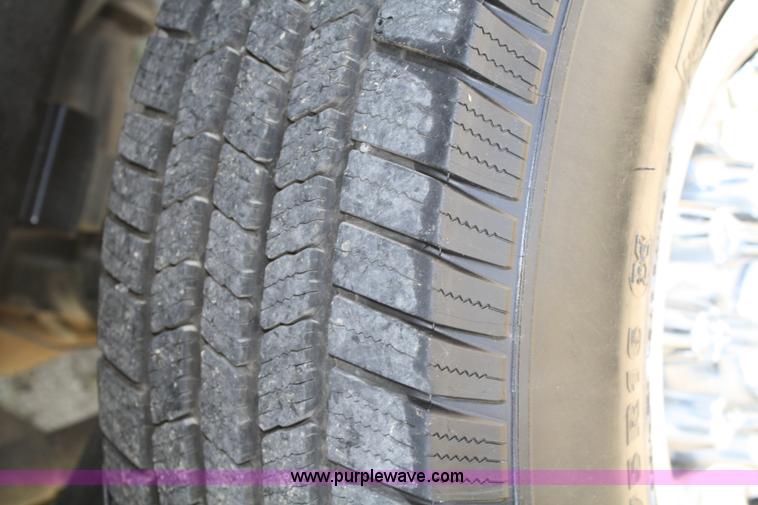 image for item A2060 2002 Ford F250 Super Duty crew cab pickup truck