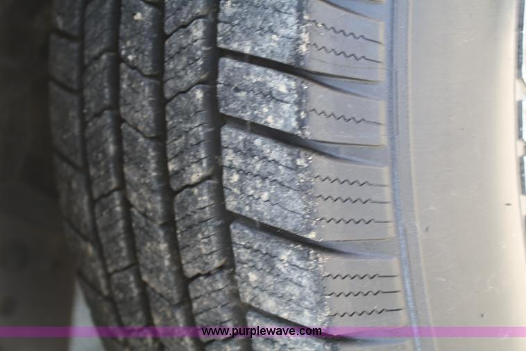 image for item A2060 2002 Ford F250 Super Duty crew cab pickup truck