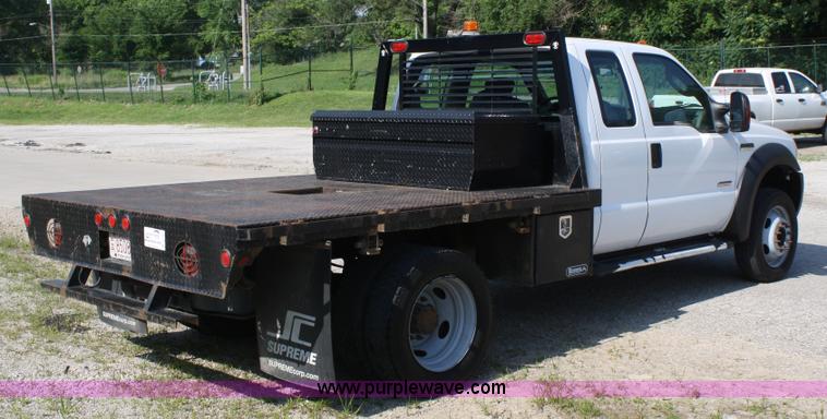 image for item A2061 2006 Ford F450 Super Duty extended cab pickup truck