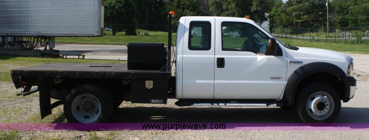 image for item A2061 2006 Ford F450 Super Duty extended cab pickup truck