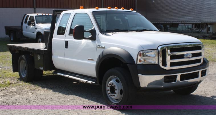 image for item A2061 2006 Ford F450 Super Duty extended cab pickup truck
