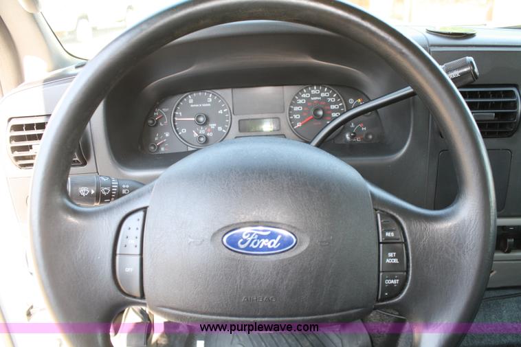 image for item A2061 2006 Ford F450 Super Duty extended cab pickup truck