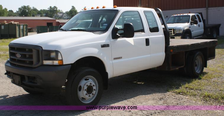 image for item A2062 2004 Ford F450 Super Duty extended cab pickup truck
