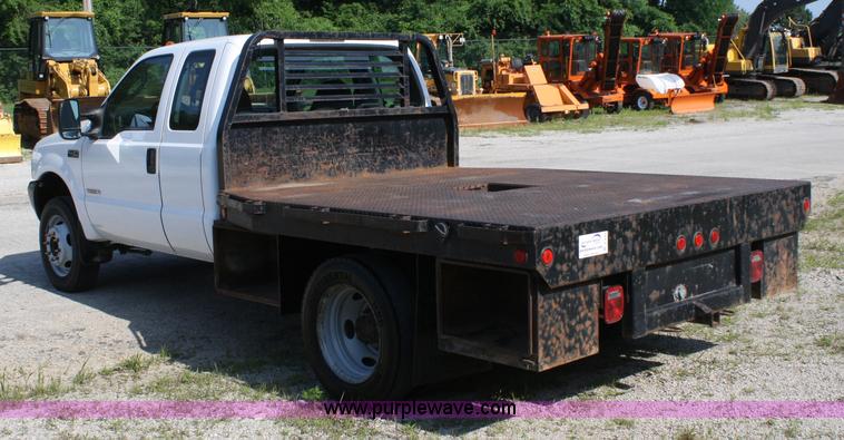 image for item A2062 2004 Ford F450 Super Duty extended cab pickup truck