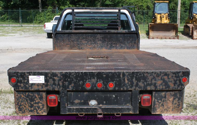 image for item A2062 2004 Ford F450 Super Duty extended cab pickup truck