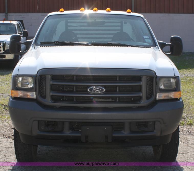 image for item A2062 2004 Ford F450 Super Duty extended cab pickup truck