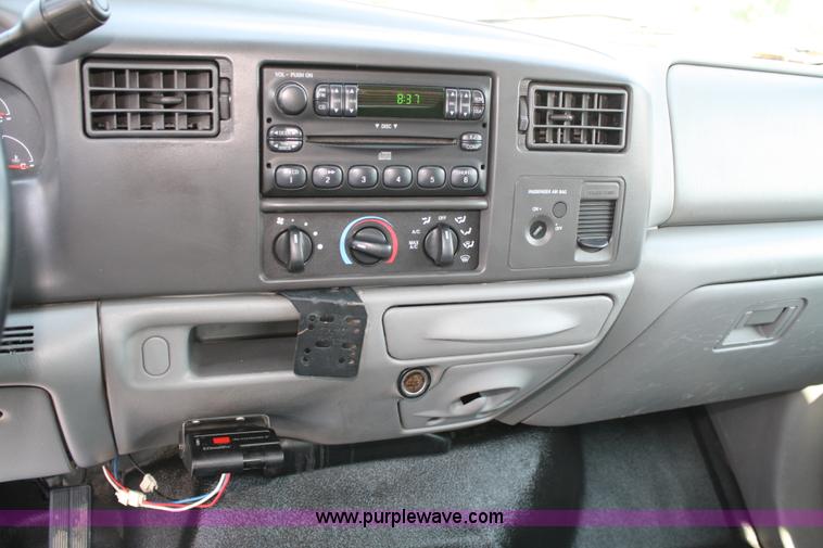 image for item A2062 2004 Ford F450 Super Duty extended cab pickup truck