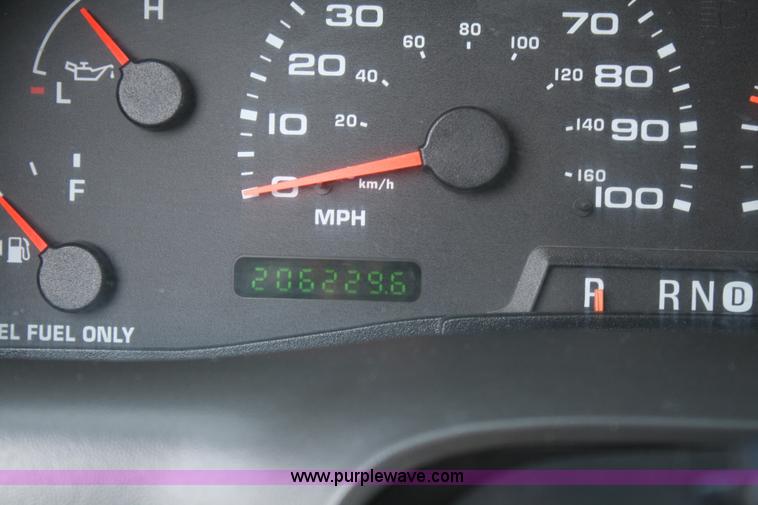 image for item A2062 2004 Ford F450 Super Duty extended cab pickup truck