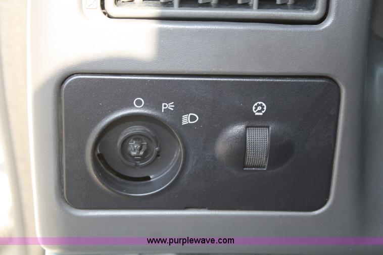 image for item A2062 2004 Ford F450 Super Duty extended cab pickup truck