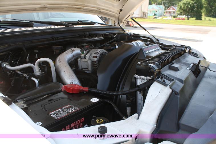 image for item A2062 2004 Ford F450 Super Duty extended cab pickup truck